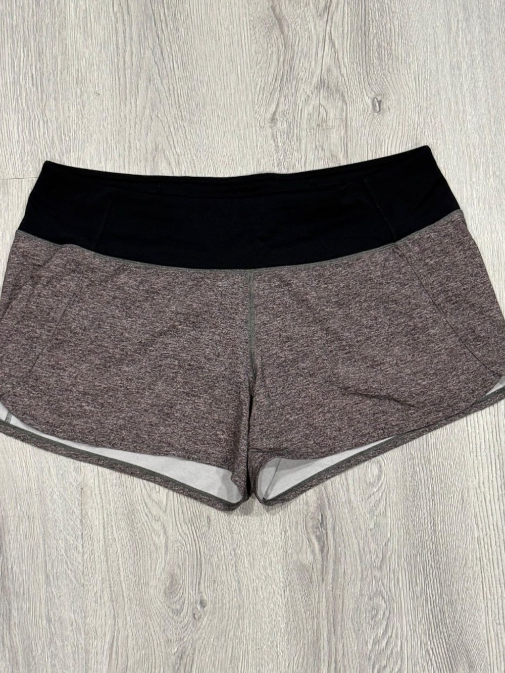 lululemon Speed Up Low-Rise Lined Short - Heathered Black / Black - Size 10 - Picture 7 of 9